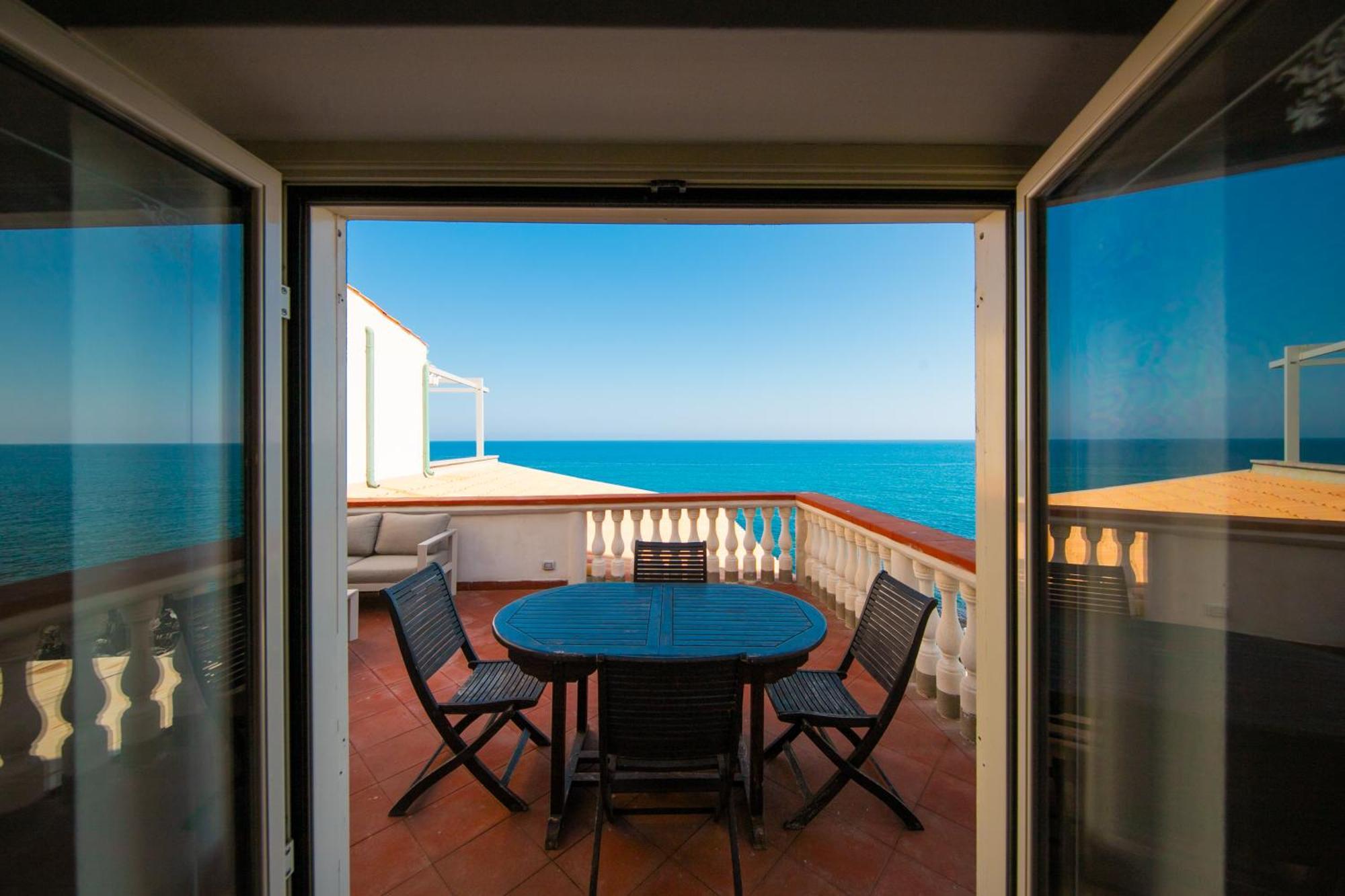 Alba Sul Mare By Caseserio Cefalu Luaran gambar